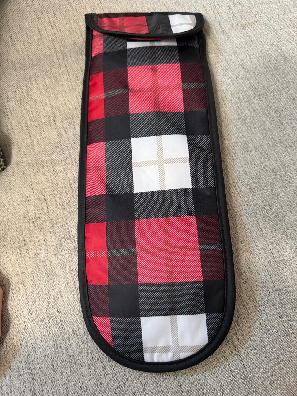 thirty-one Red Black White Plaid Hair Accessory Case